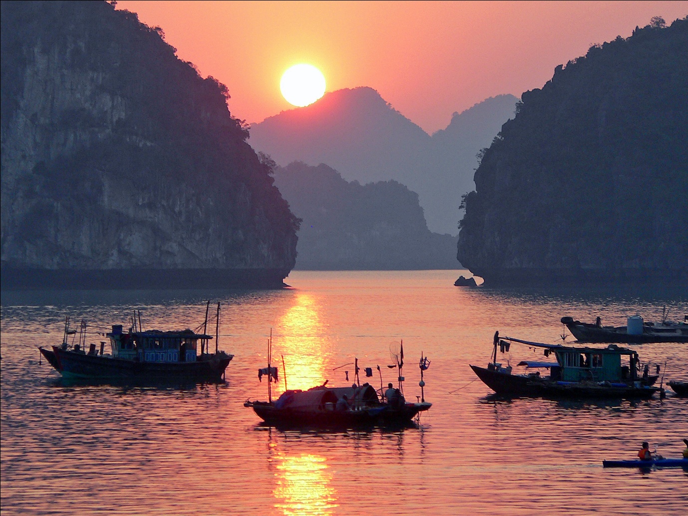 5D4N Hanoi Halong Overnight Cruise + NIN BINH